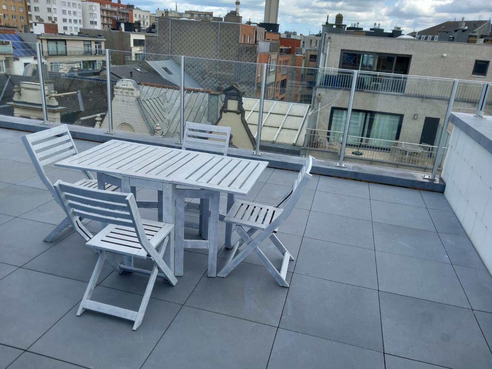 Apartamento Gezellig Centraal Gelegen Penthouse Oostende Exterior foto